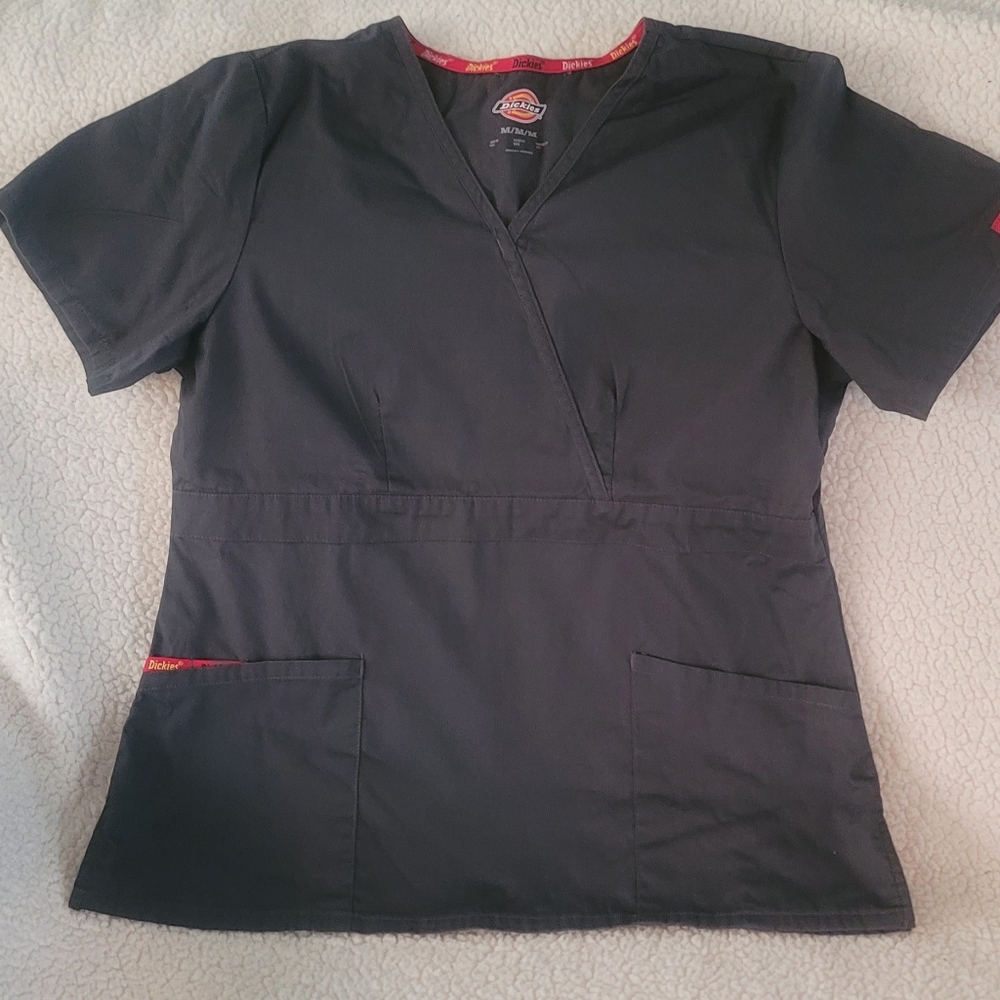 NWOT Women scrub top